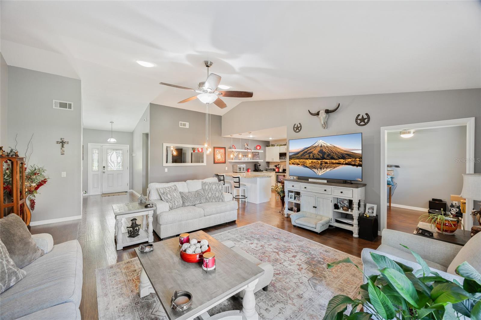 Image 4 of 29 For 6549 Foxmoor Drive