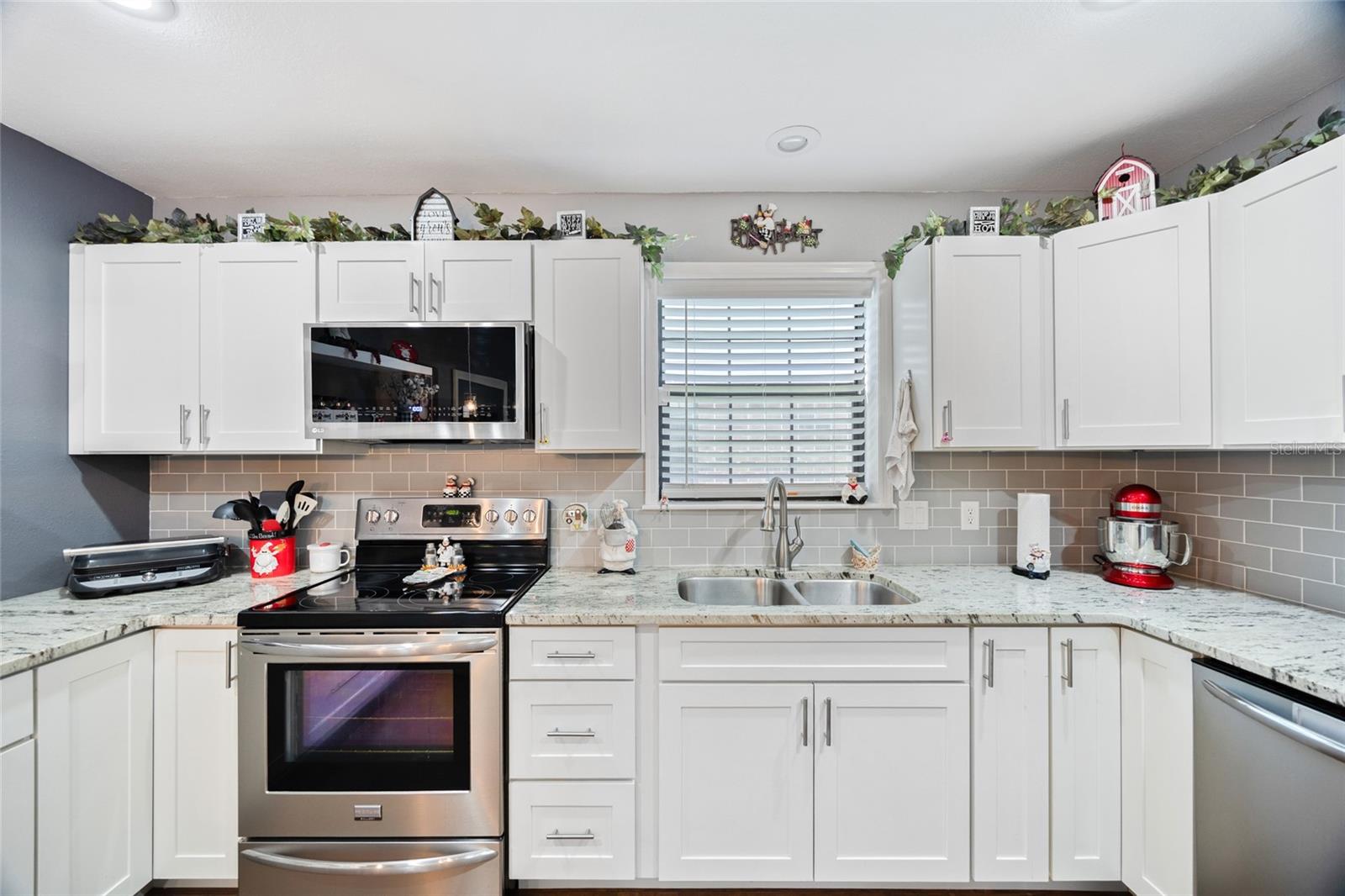 Image 9 of 29 For 6549 Foxmoor Drive