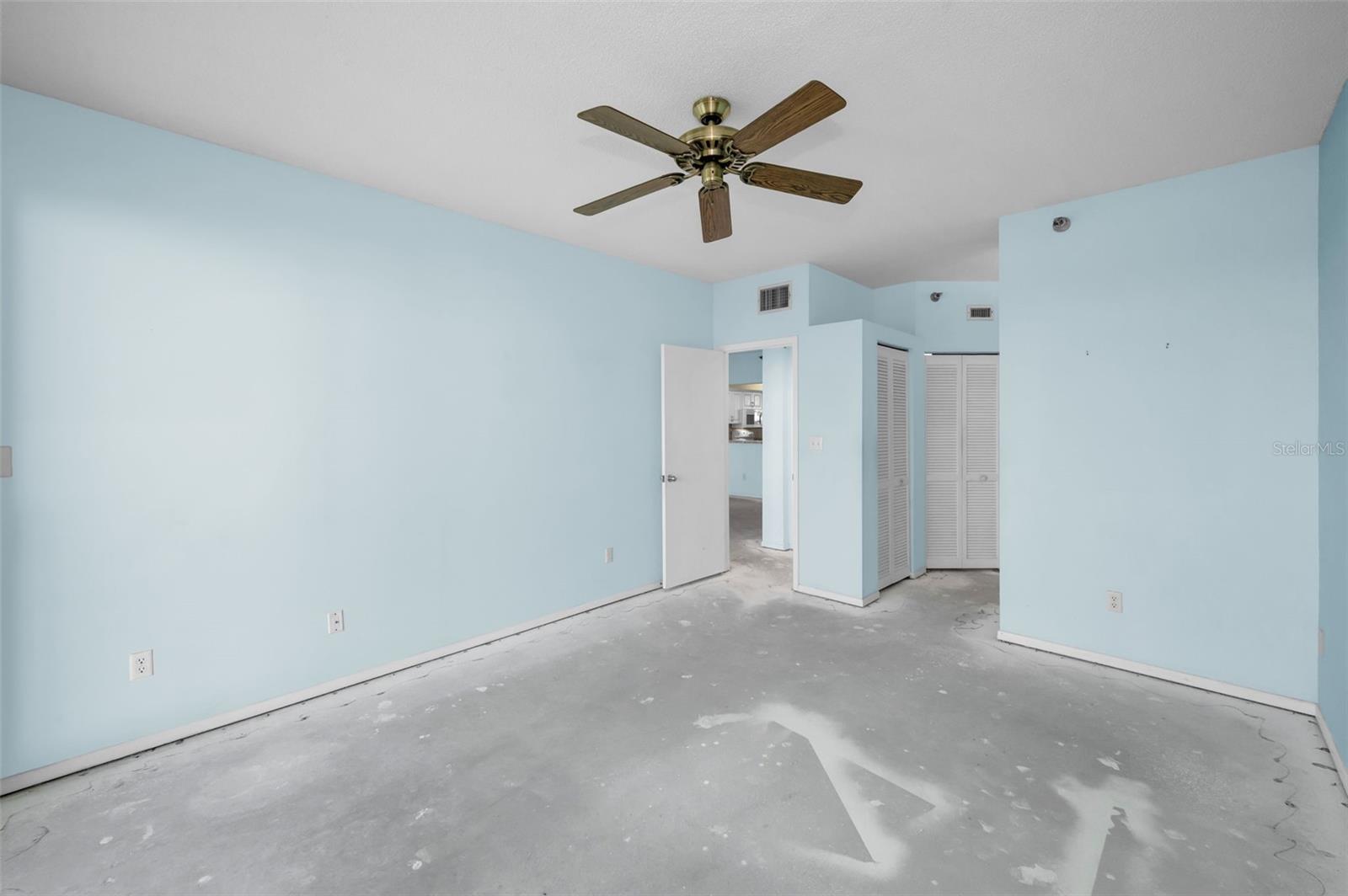 Image 20 of 53 For 7882 Sailboat Key Boulevard S 407