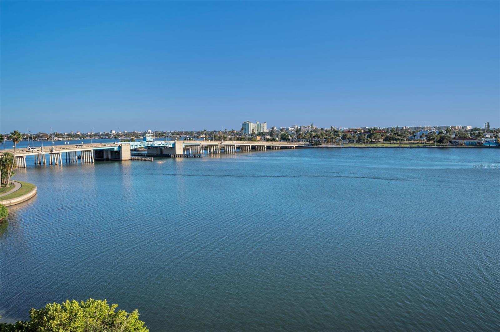 Image 21 of 53 For 7882 Sailboat Key Boulevard S 407