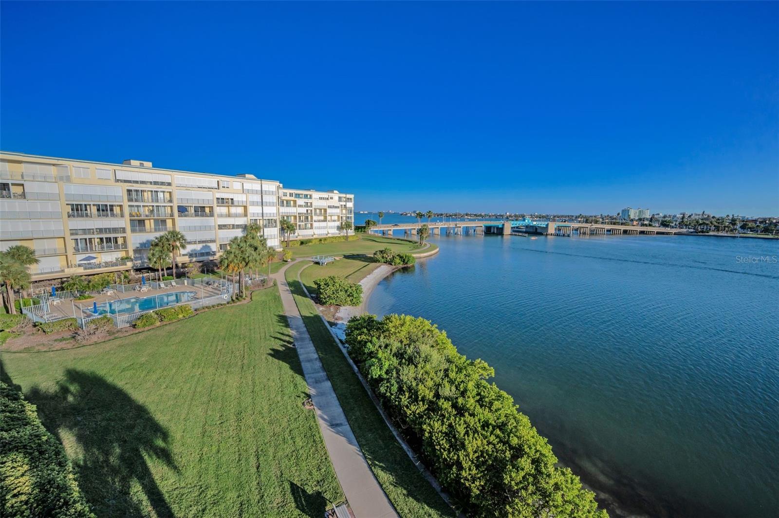 Image 23 of 53 For 7882 Sailboat Key Boulevard S 407