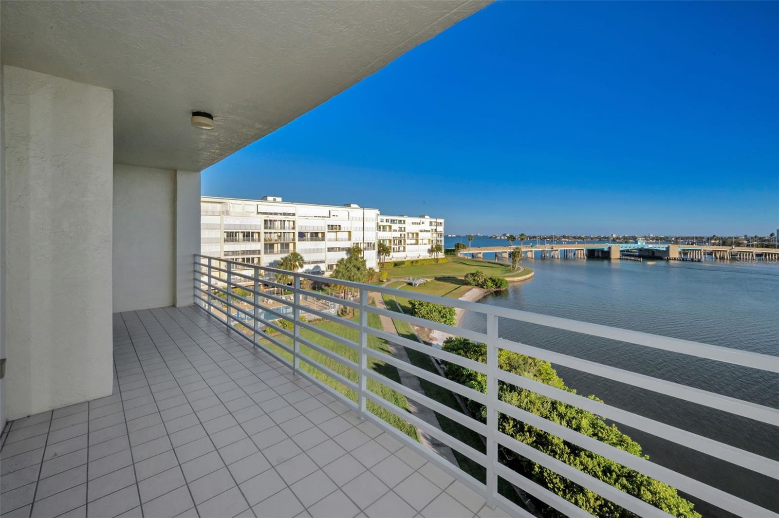 Image 4 of 53 For 7882 Sailboat Key Boulevard S 407