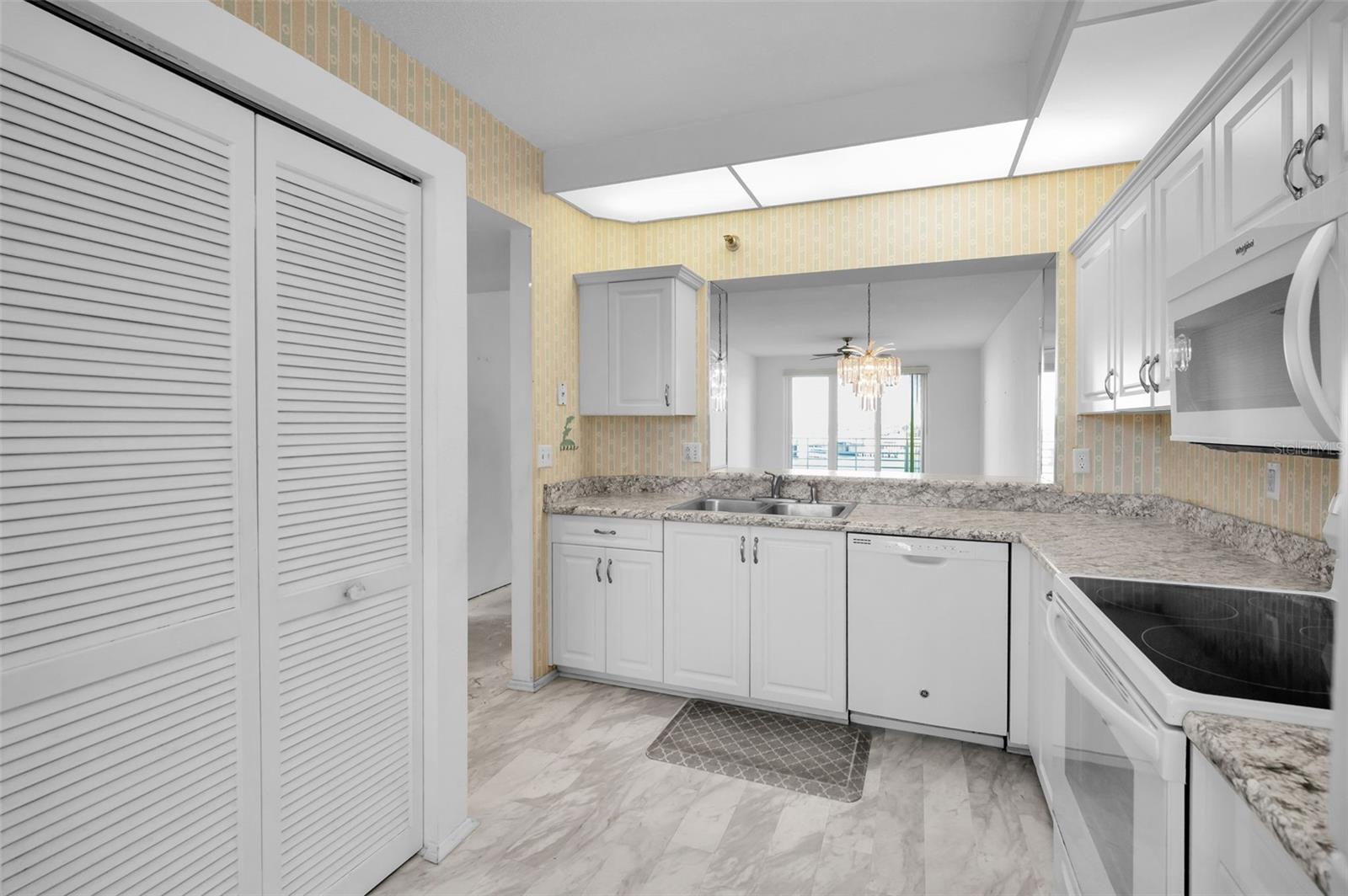 Image 9 of 53 For 7882 Sailboat Key Boulevard S 407