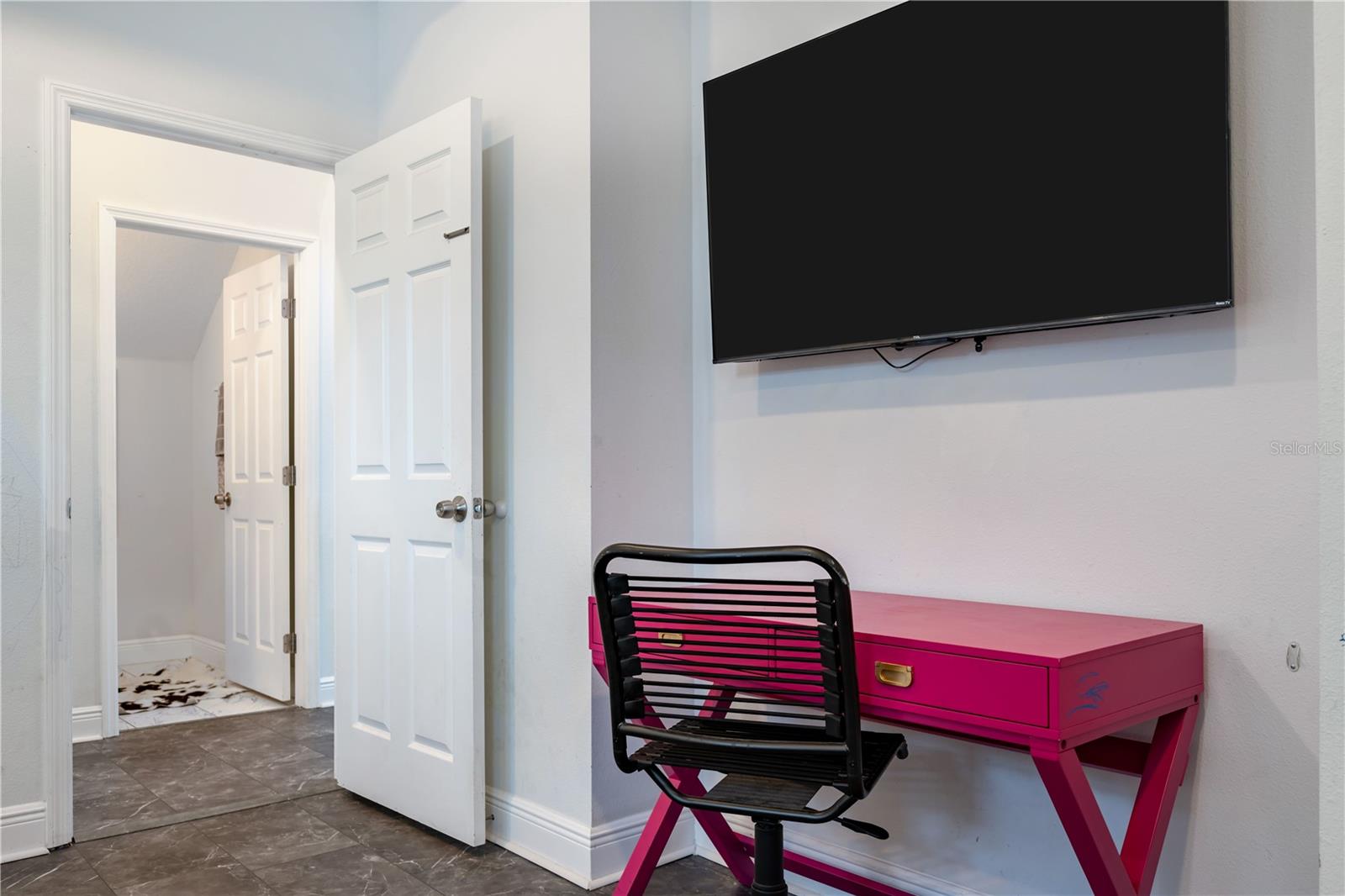 Image 36 of 66 For 350 28th Street S