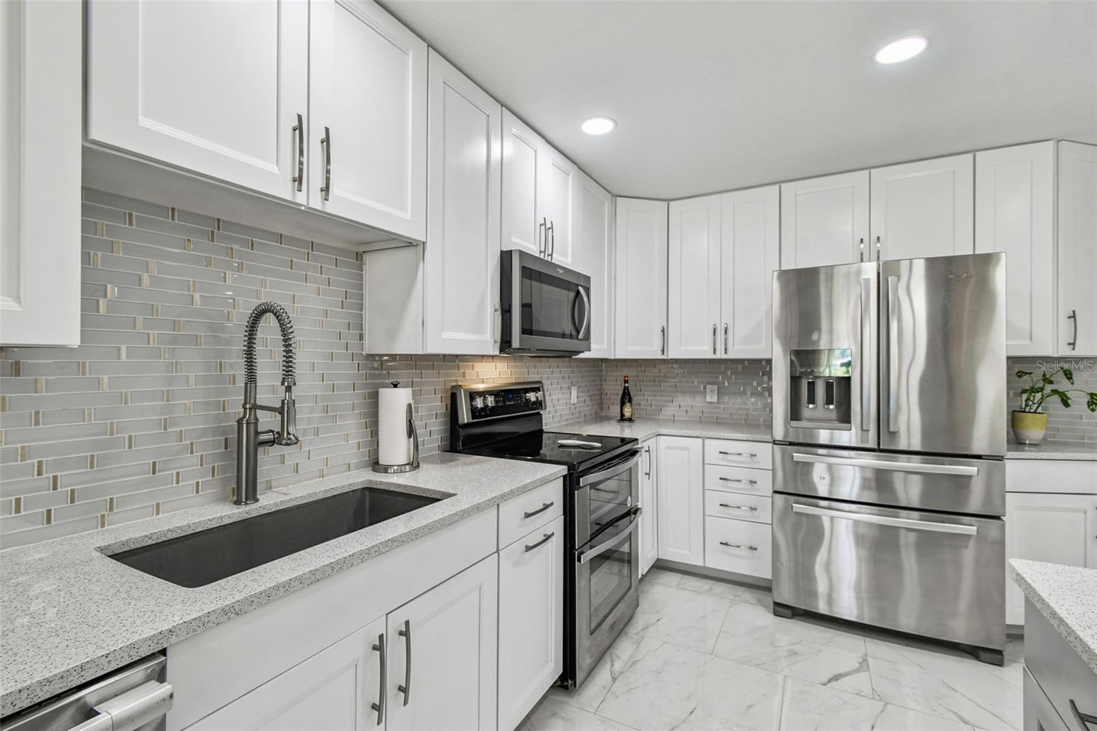 Image 16 of 76 For 14603 Village Glen Circle