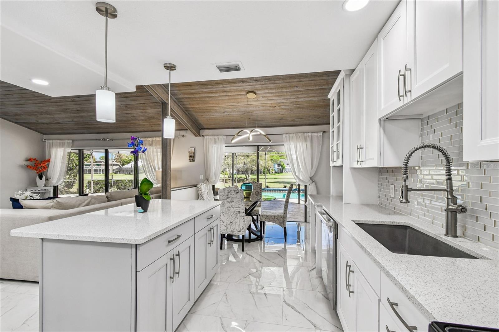 Image 18 of 76 For 14603 Village Glen Circle