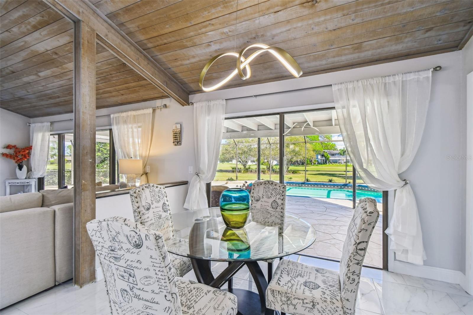 Image 19 of 76 For 14603 Village Glen Circle