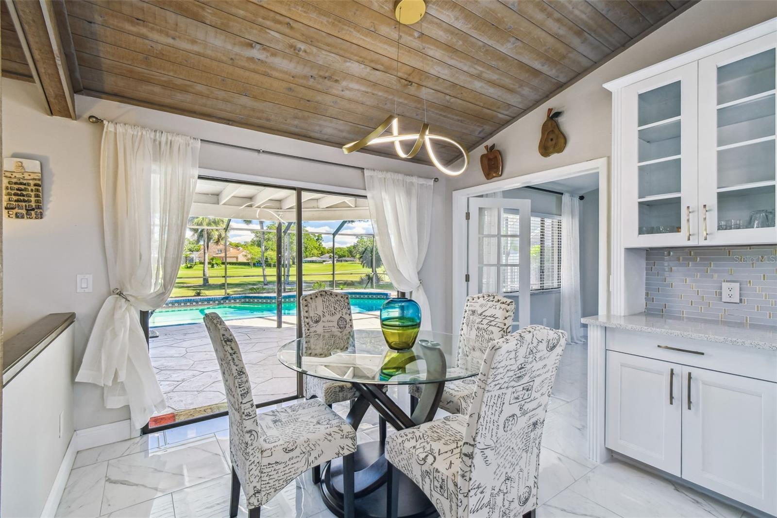 Image 20 of 76 For 14603 Village Glen Circle