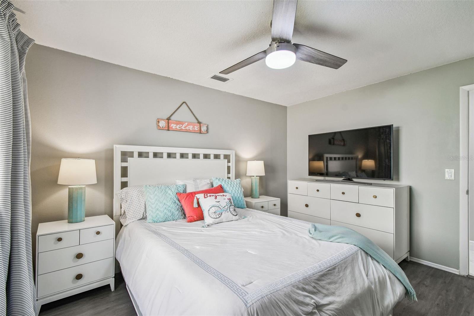 Image 39 of 76 For 14603 Village Glen Circle