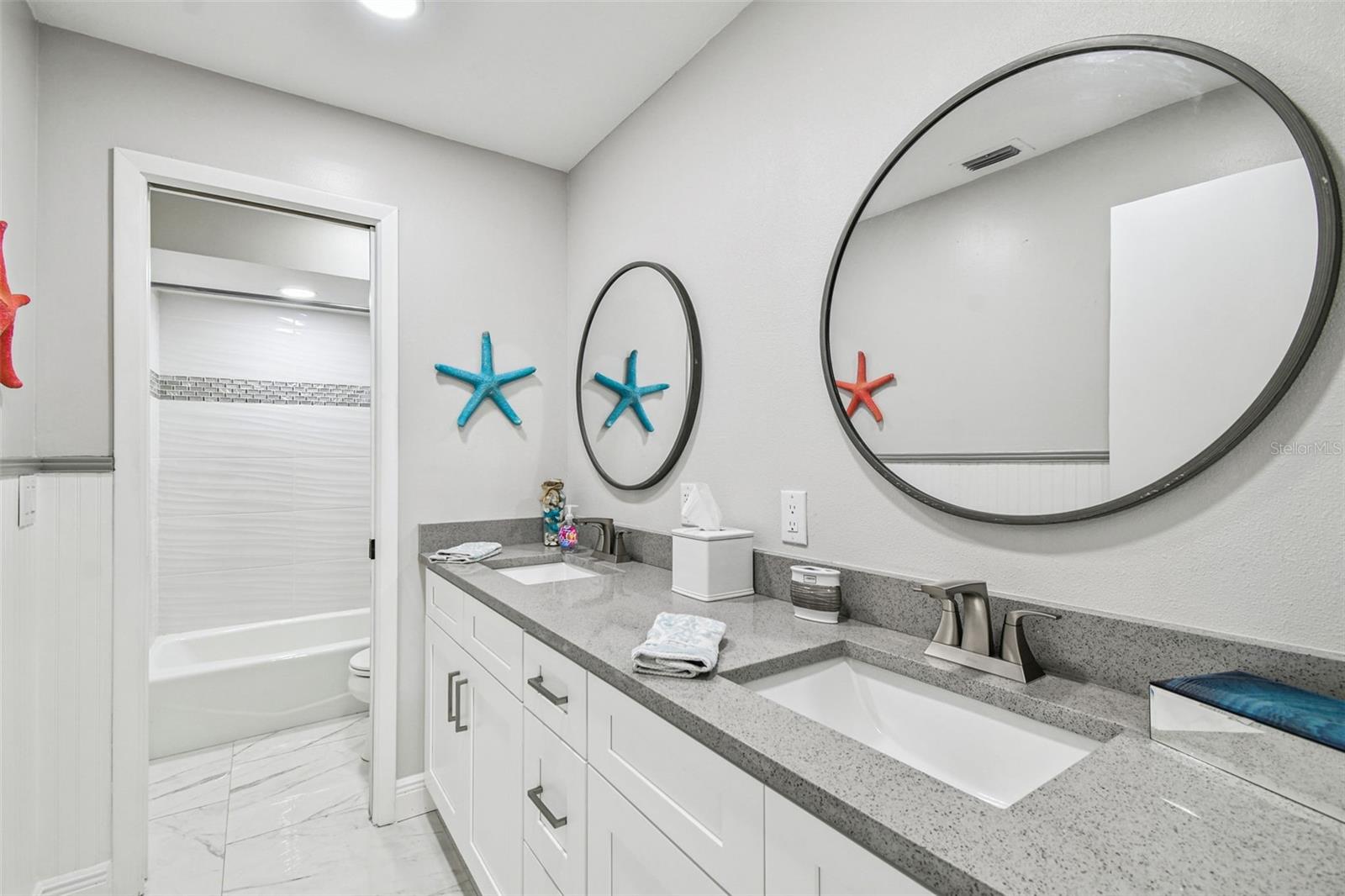 Image 40 of 76 For 14603 Village Glen Circle