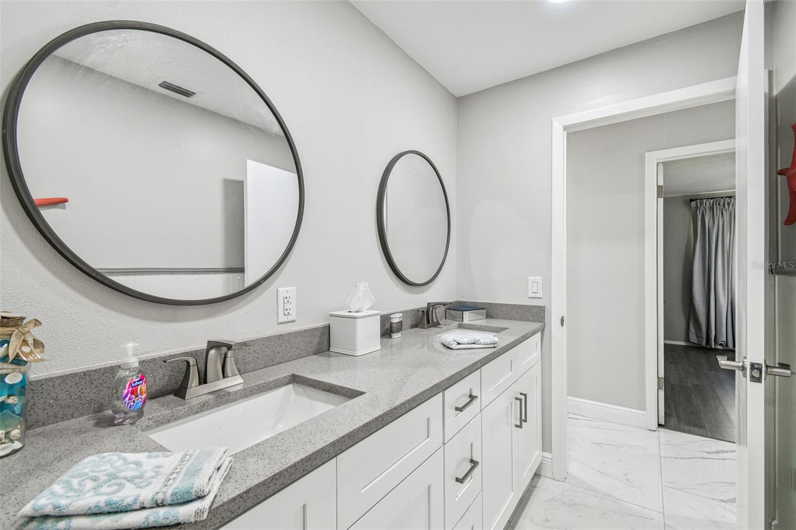 Image 42 of 76 For 14603 Village Glen Circle