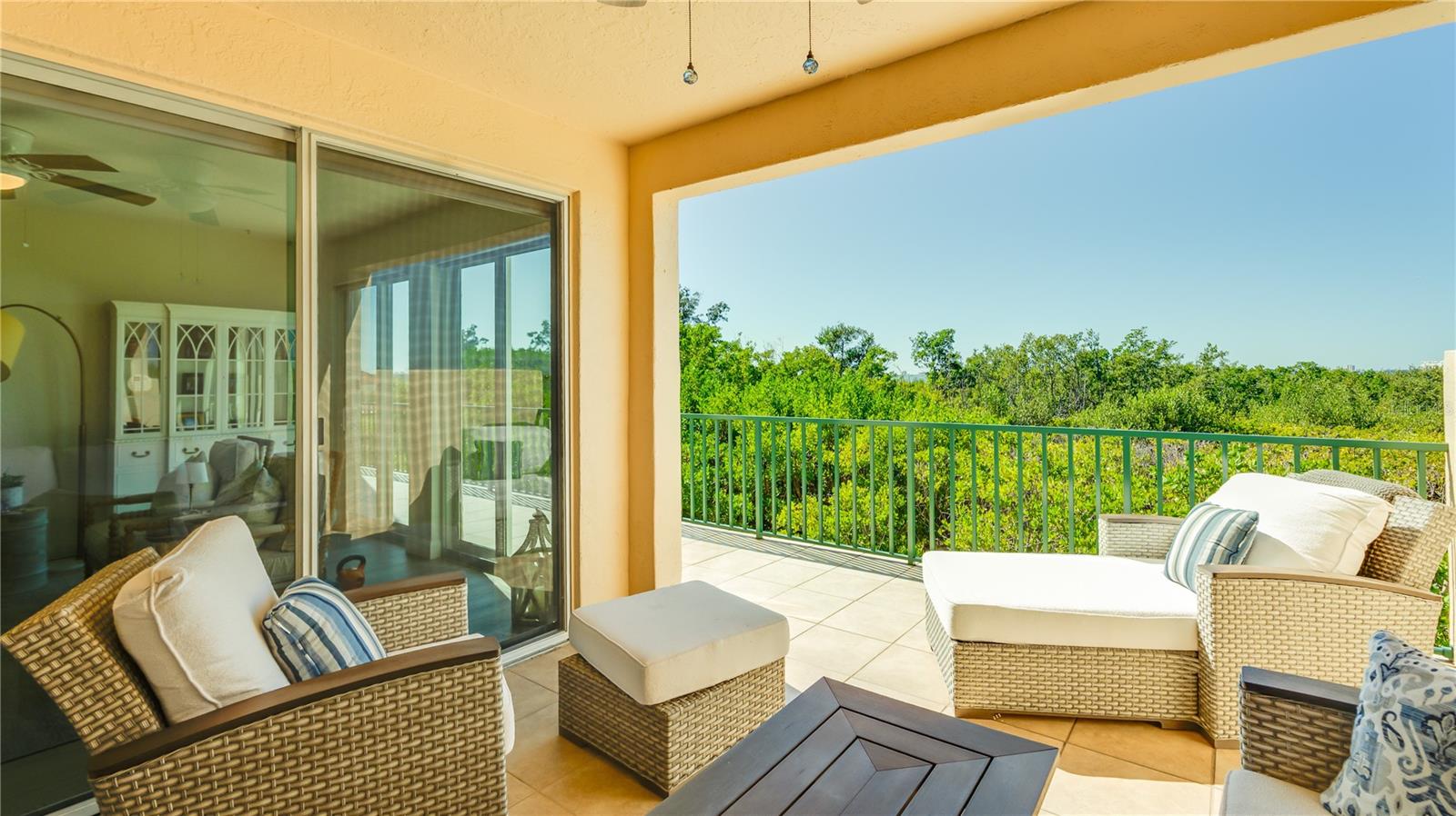 Image 11 of 73 For 4737 Dolphin Cay Lane S 107