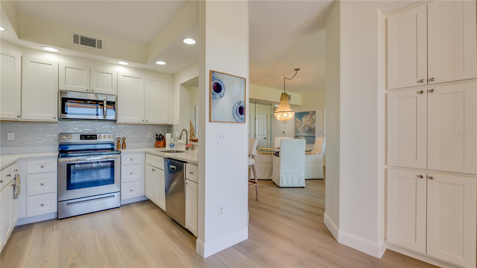 Image 15 of 73 For 4737 Dolphin Cay Lane S 107