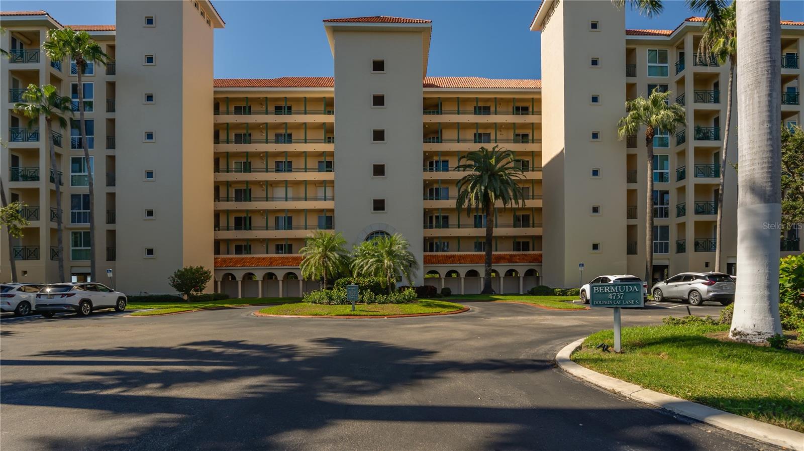Image 2 of 73 For 4737 Dolphin Cay Lane S 107