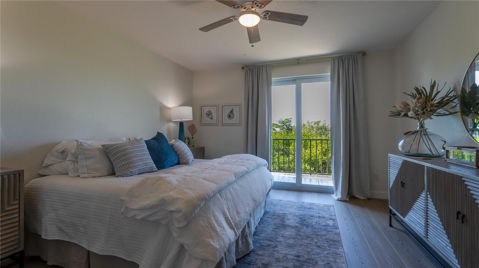 Image 22 of 73 For 4737 Dolphin Cay Lane S 107