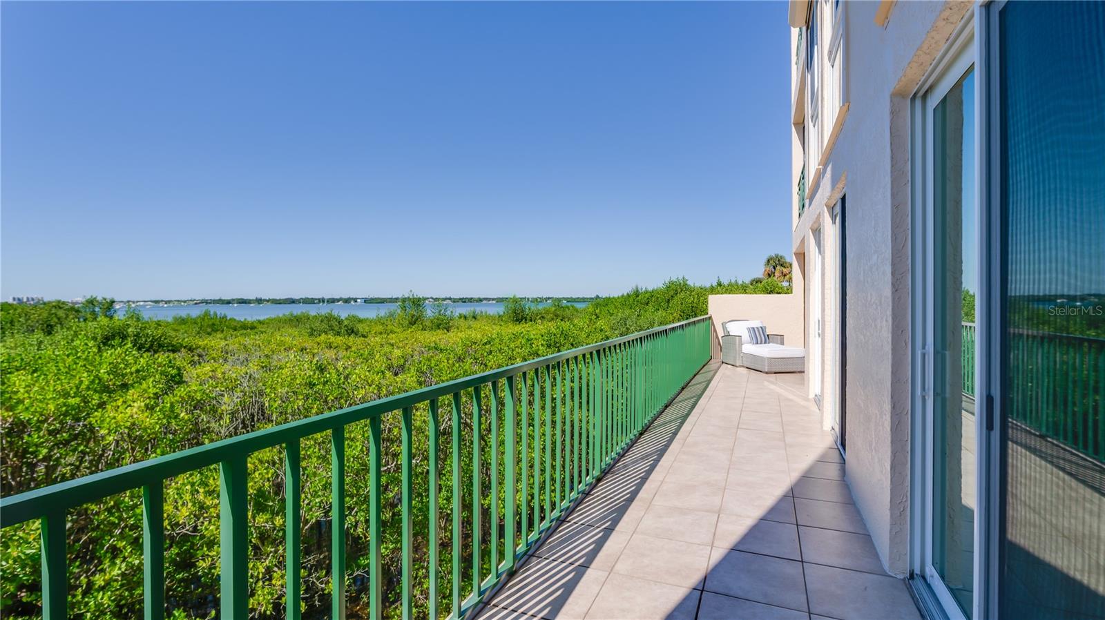 Image 25 of 73 For 4737 Dolphin Cay Lane S 107