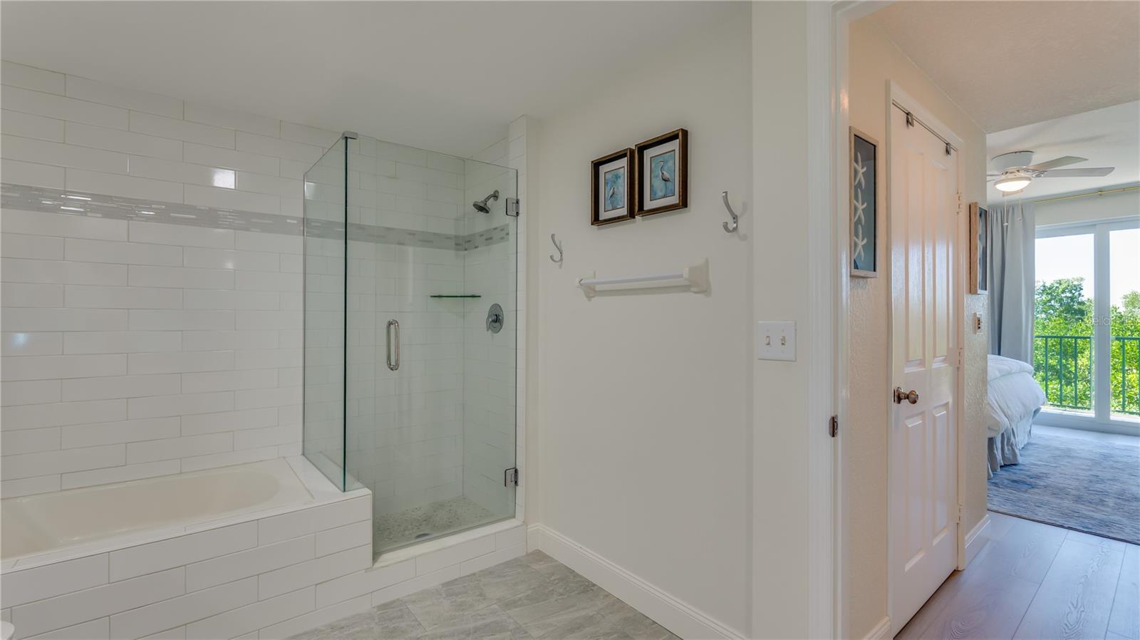 Image 30 of 73 For 4737 Dolphin Cay Lane S 107