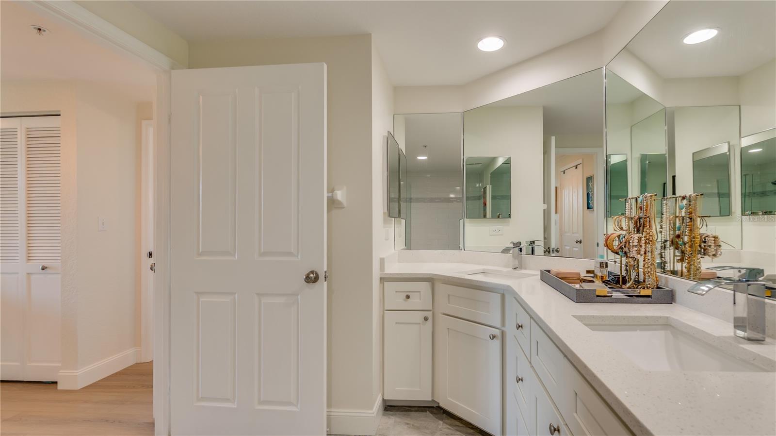 Image 31 of 73 For 4737 Dolphin Cay Lane S 107