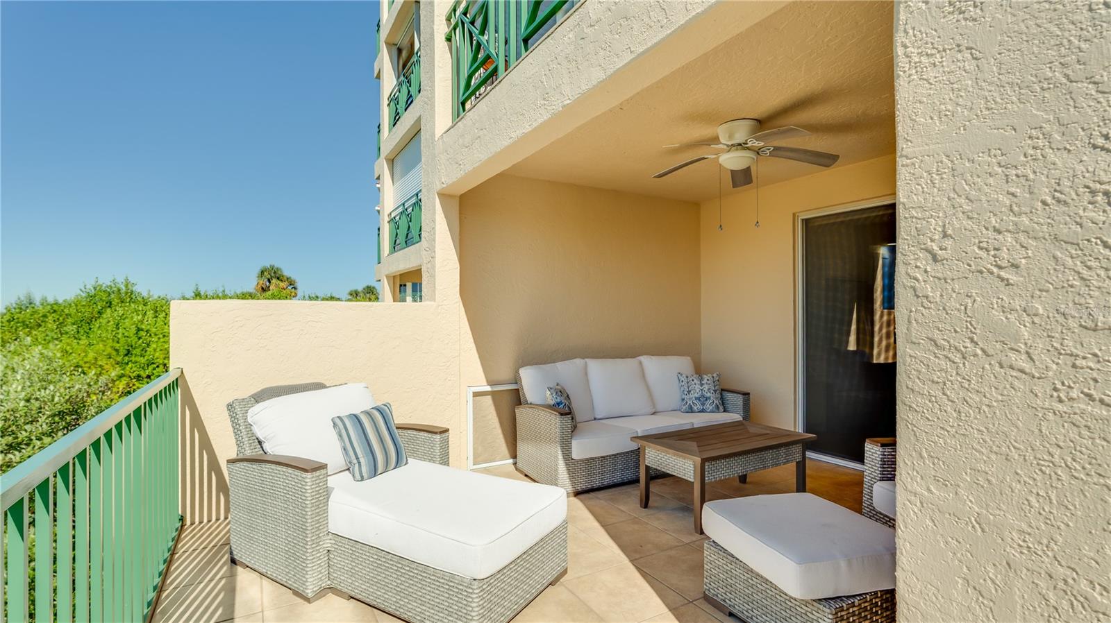 Image 47 of 73 For 4737 Dolphin Cay Lane S 107