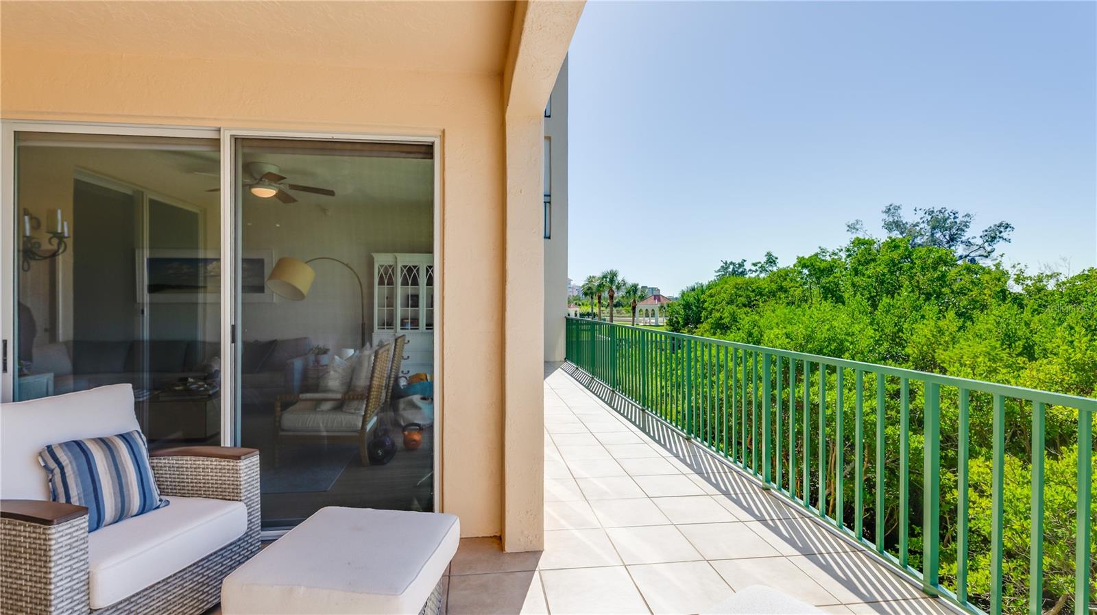 Image 49 of 73 For 4737 Dolphin Cay Lane S 107