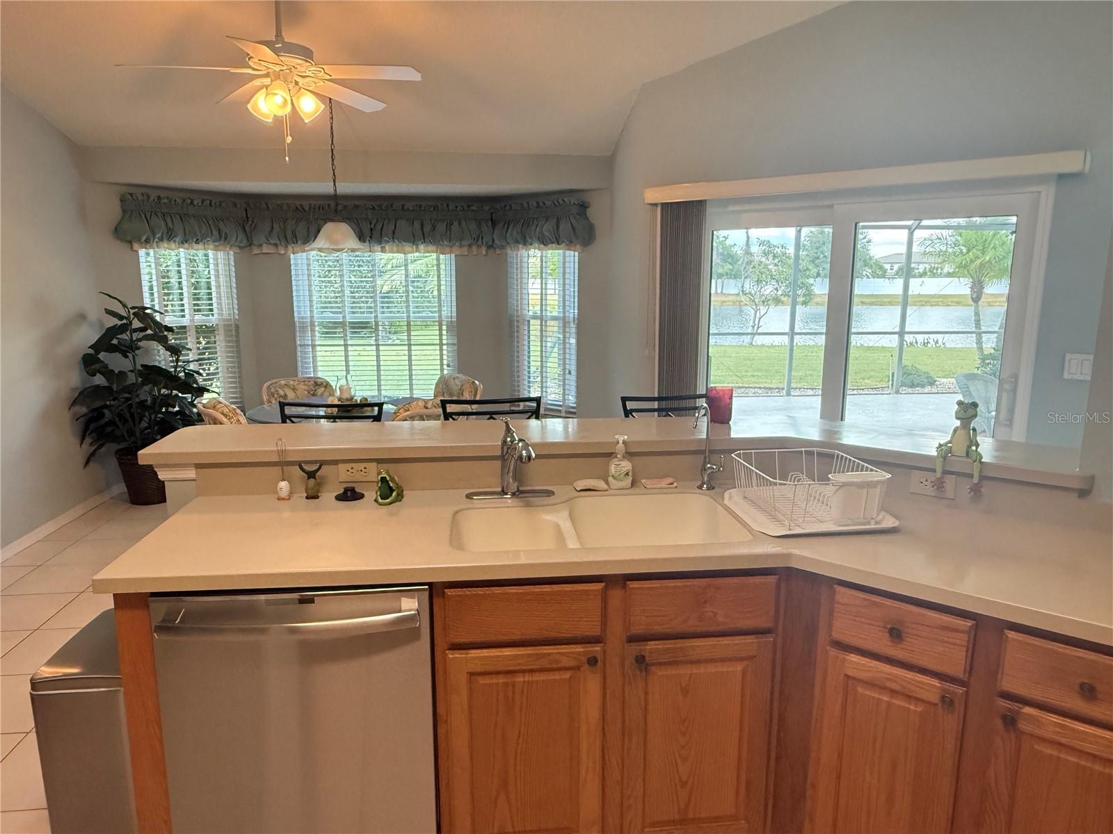 Image 16 of 45 For 2214 North Creek Court