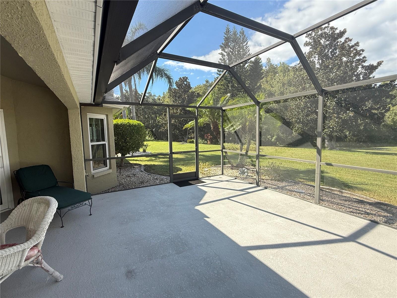 Image 38 of 45 For 2214 North Creek Court