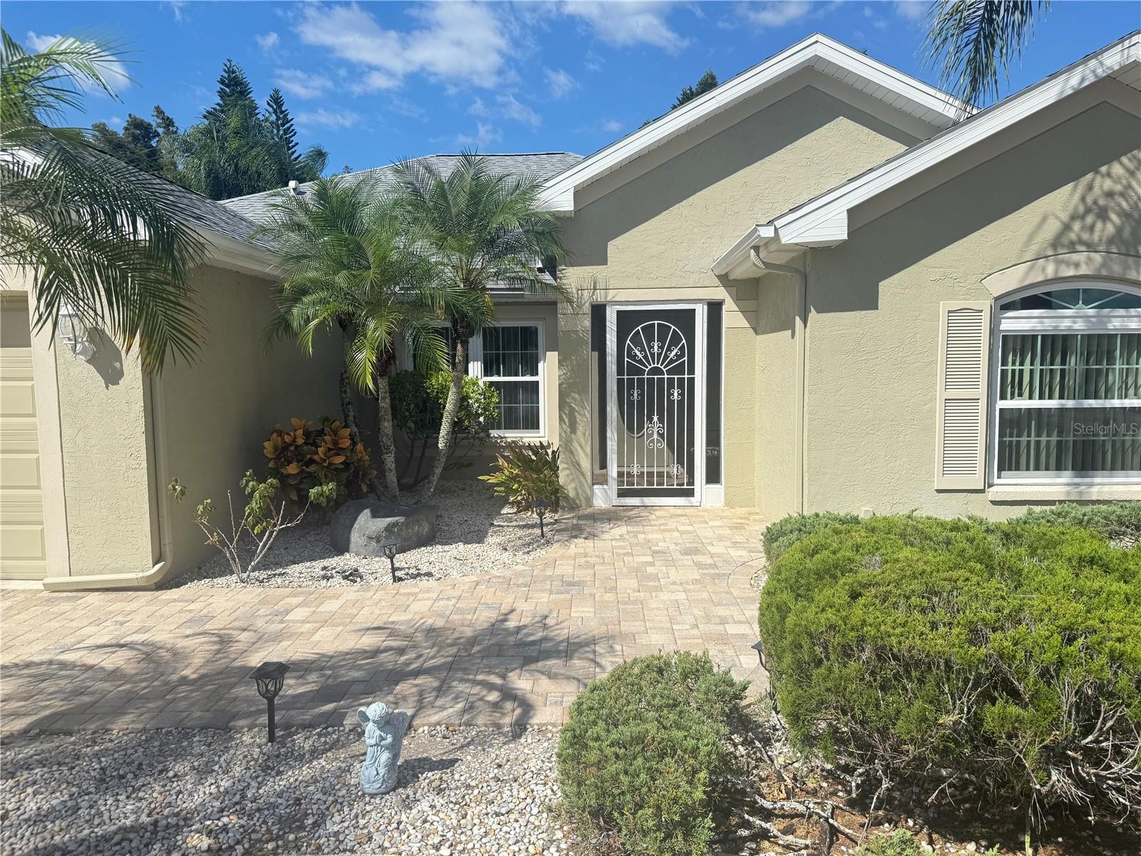 Image 4 of 45 For 2214 North Creek Court