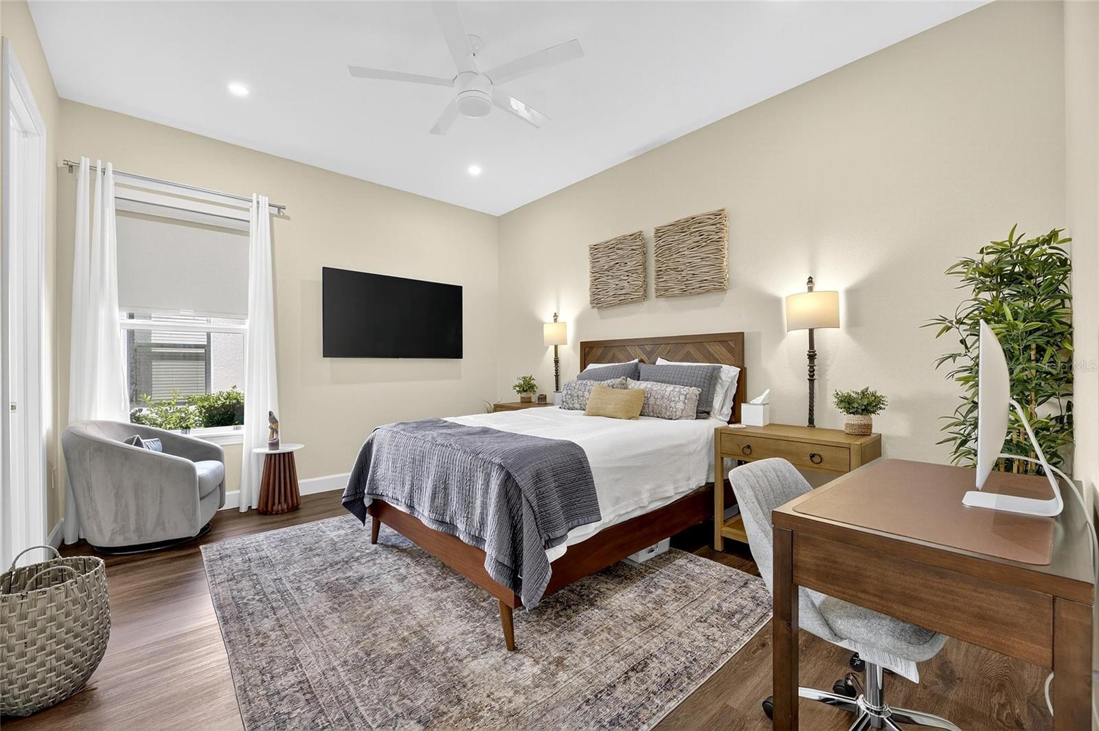 Listing photo id 17 for 11121 Egeria Drive