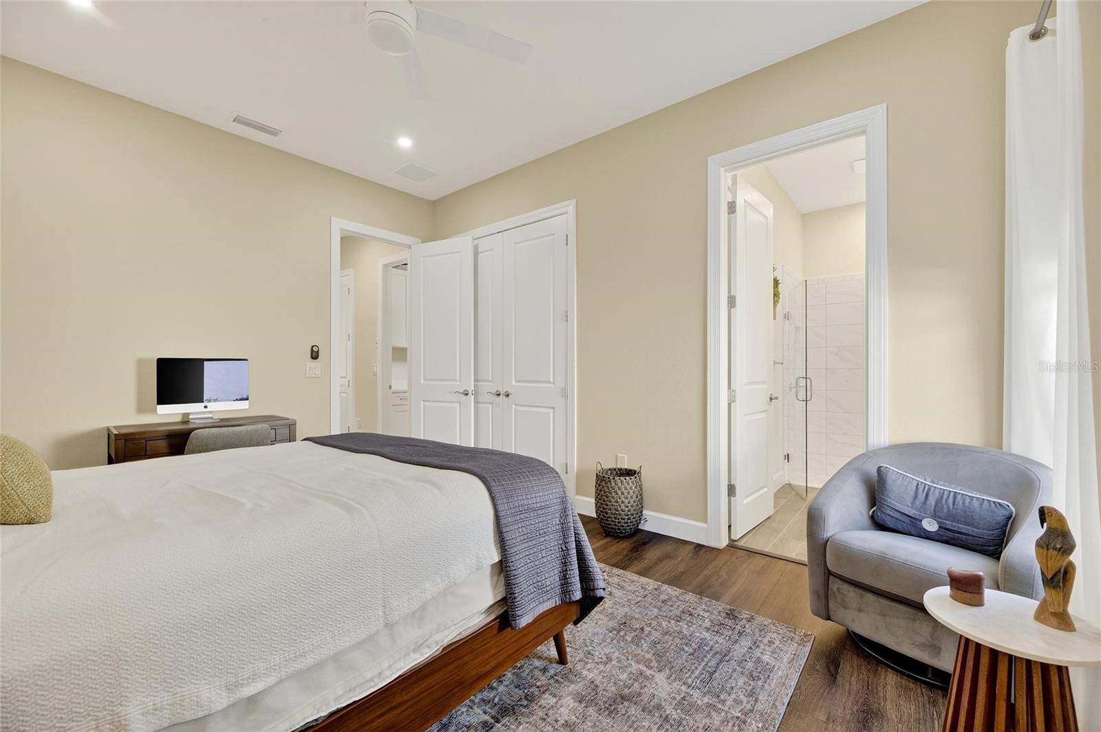 Listing photo id 18 for 11121 Egeria Drive