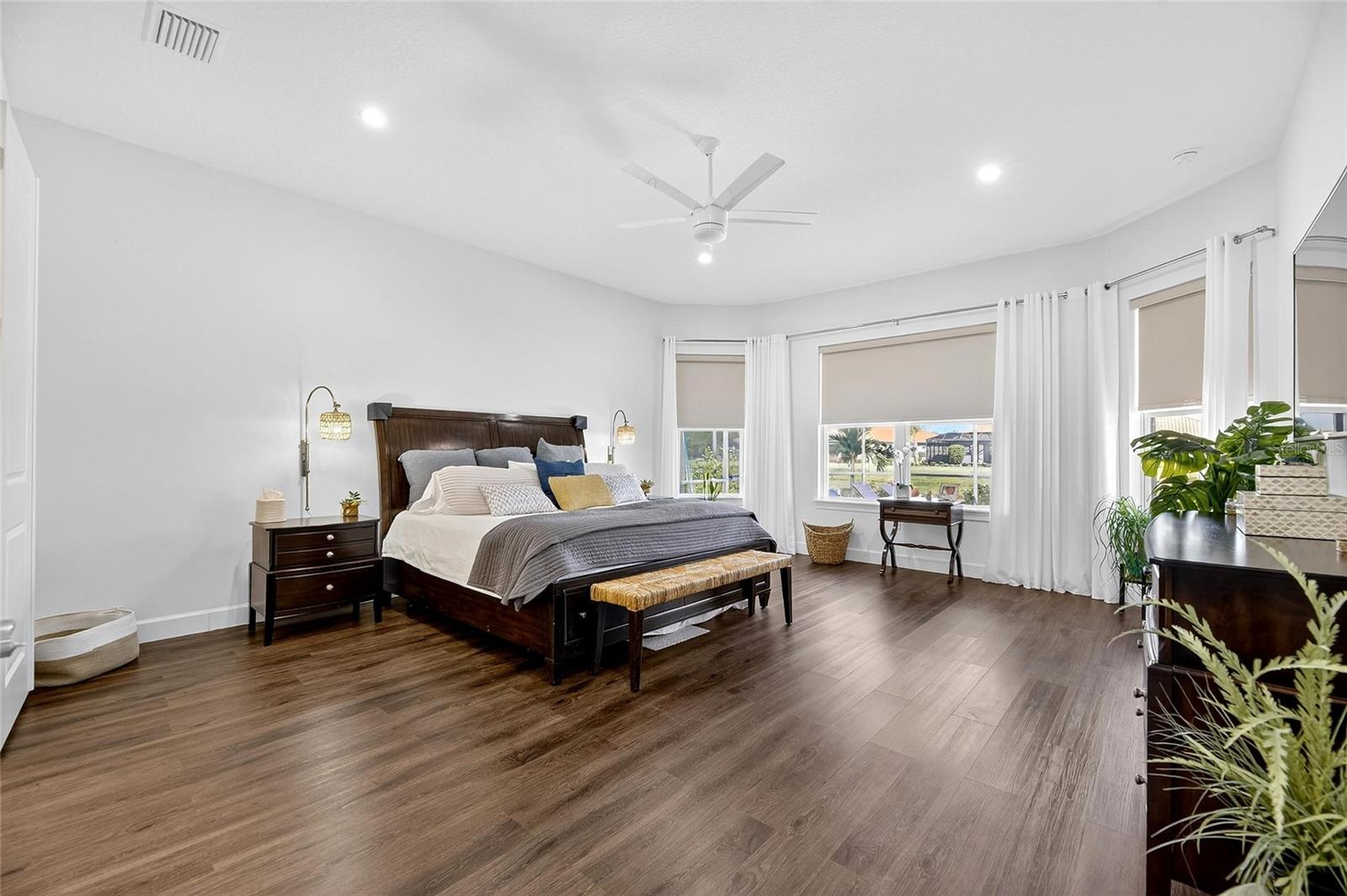 Listing photo id 26 for 11121 Egeria Drive