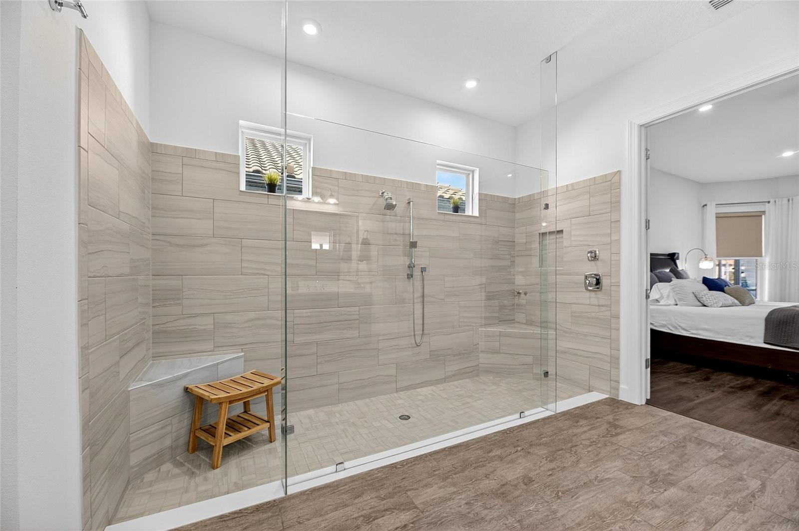 Listing photo id 29 for 11121 Egeria Drive