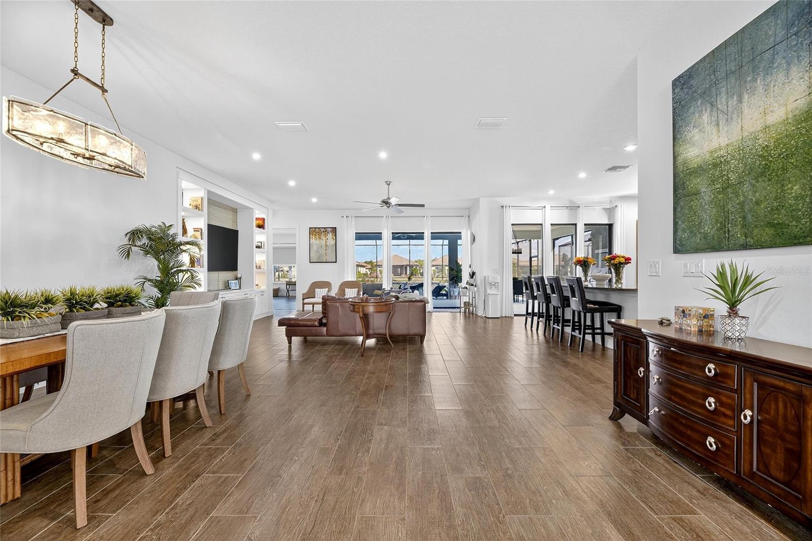 Listing photo id 34 for 11121 Egeria Drive