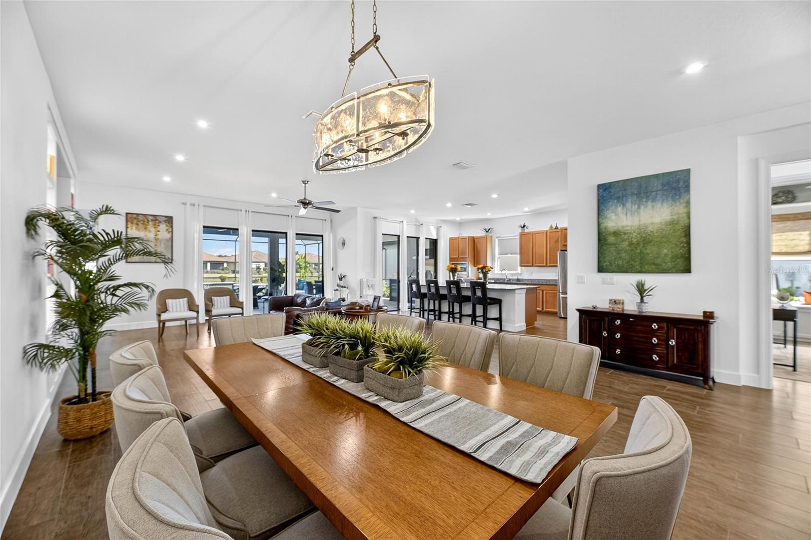 Listing photo id 35 for 11121 Egeria Drive