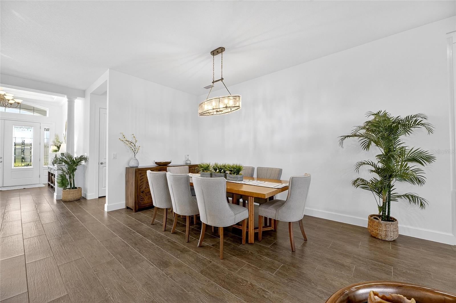 Listing photo id 36 for 11121 Egeria Drive