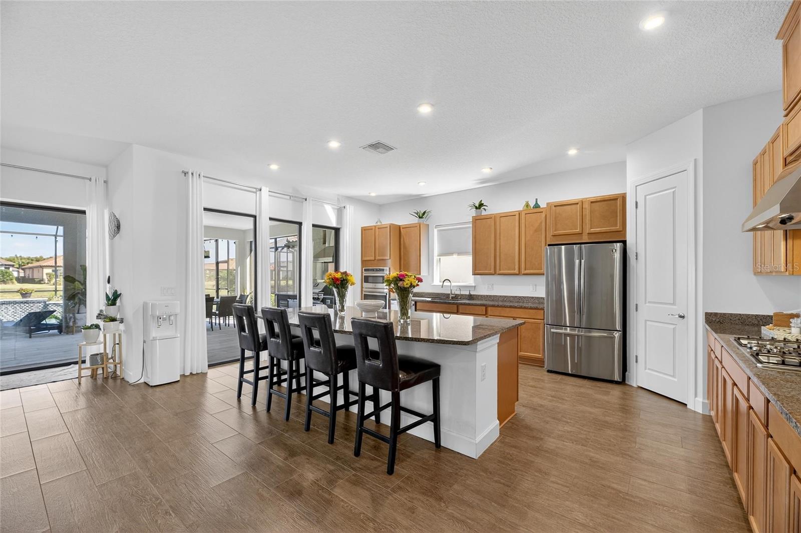 Listing photo id 37 for 11121 Egeria Drive