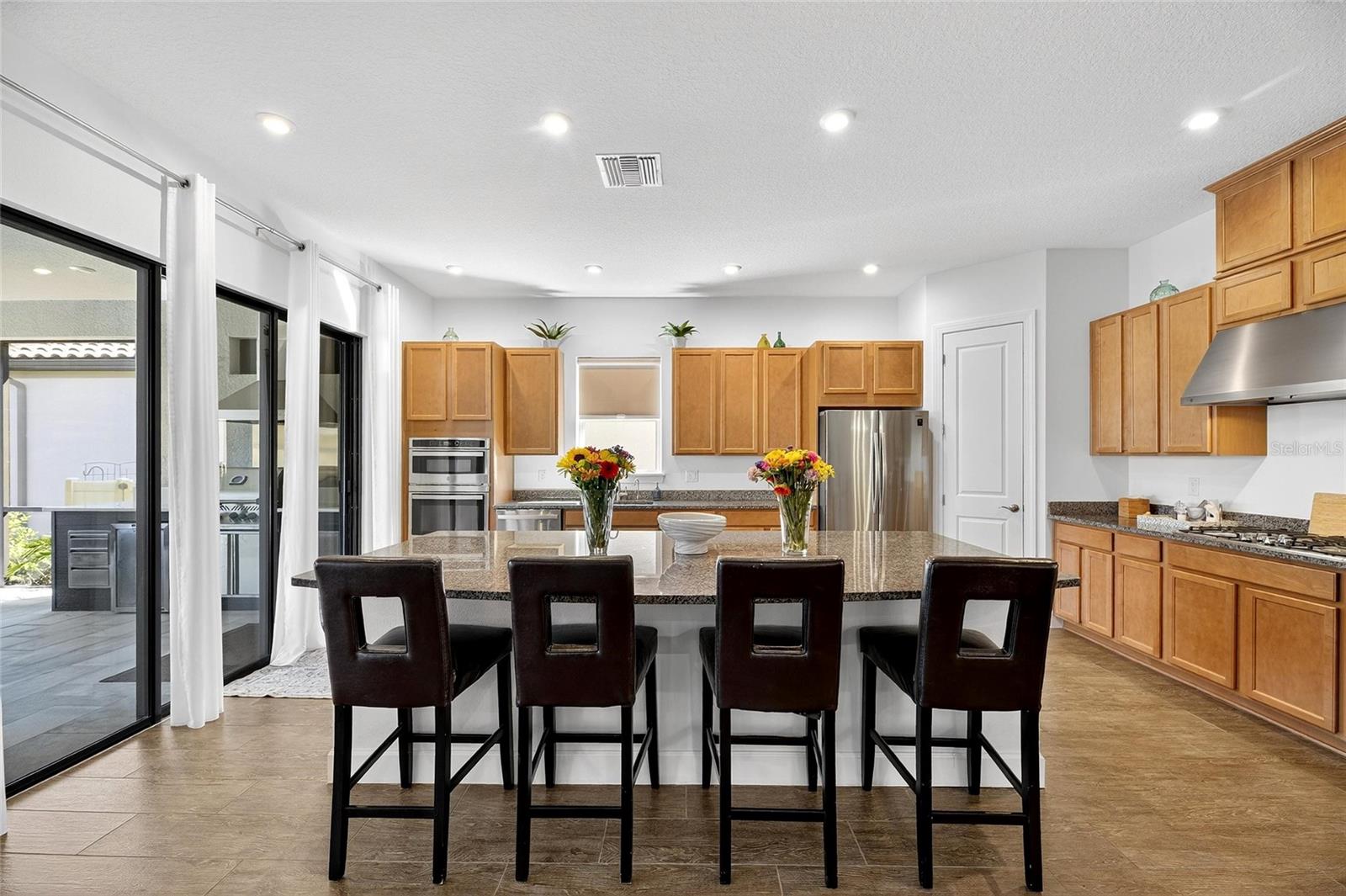 Listing photo id 38 for 11121 Egeria Drive