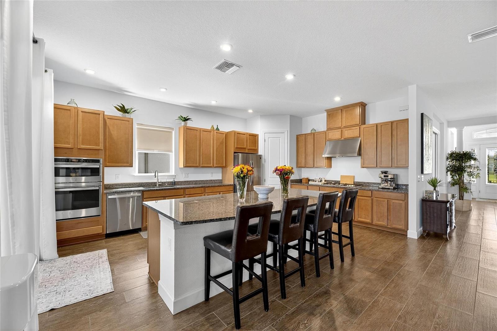 Listing photo id 39 for 11121 Egeria Drive