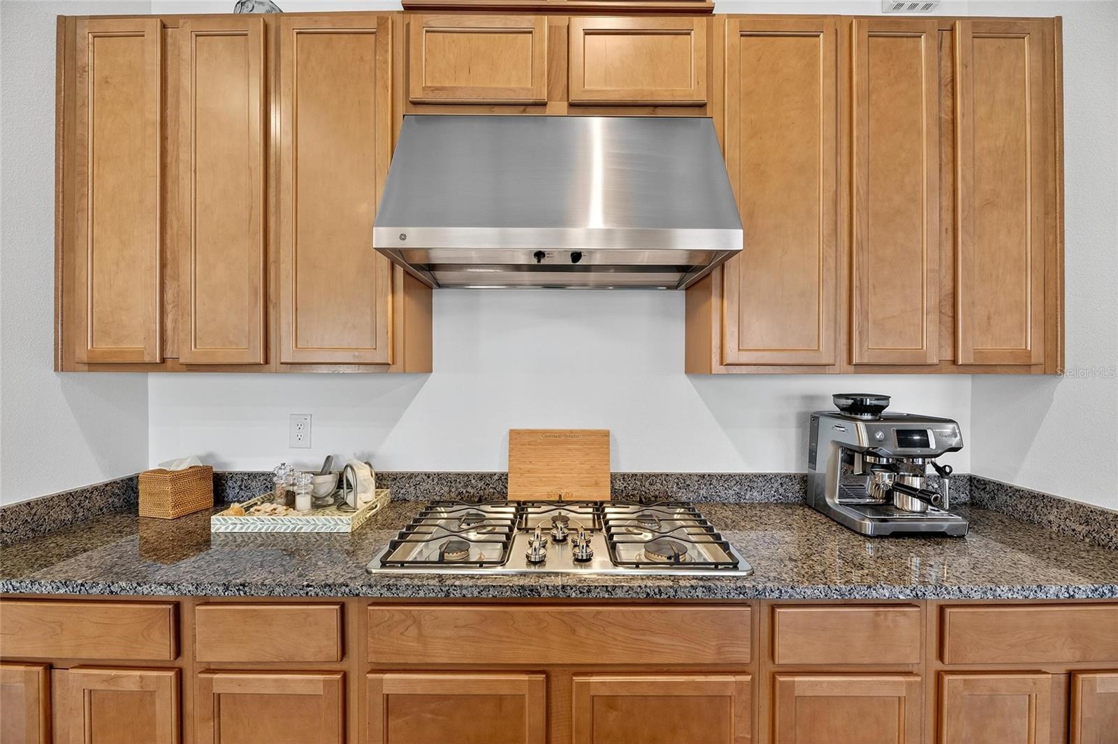 Listing photo id 41 for 11121 Egeria Drive