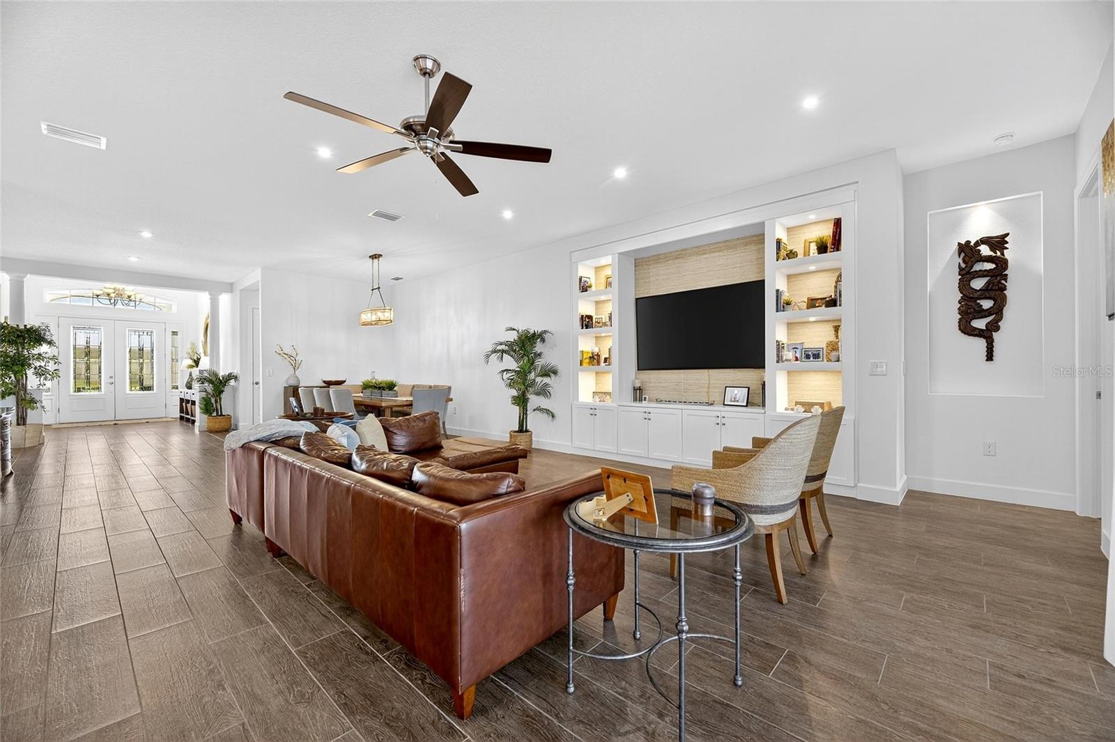 Listing photo id 44 for 11121 Egeria Drive