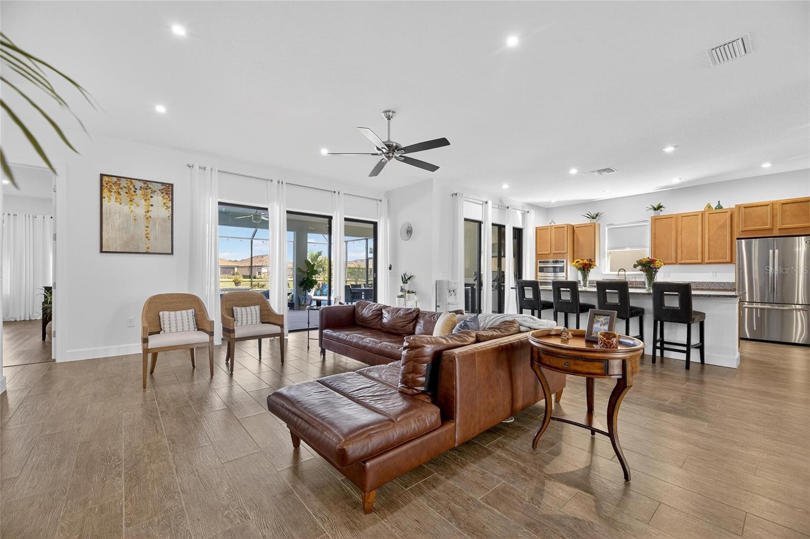 Listing photo id 46 for 11121 Egeria Drive