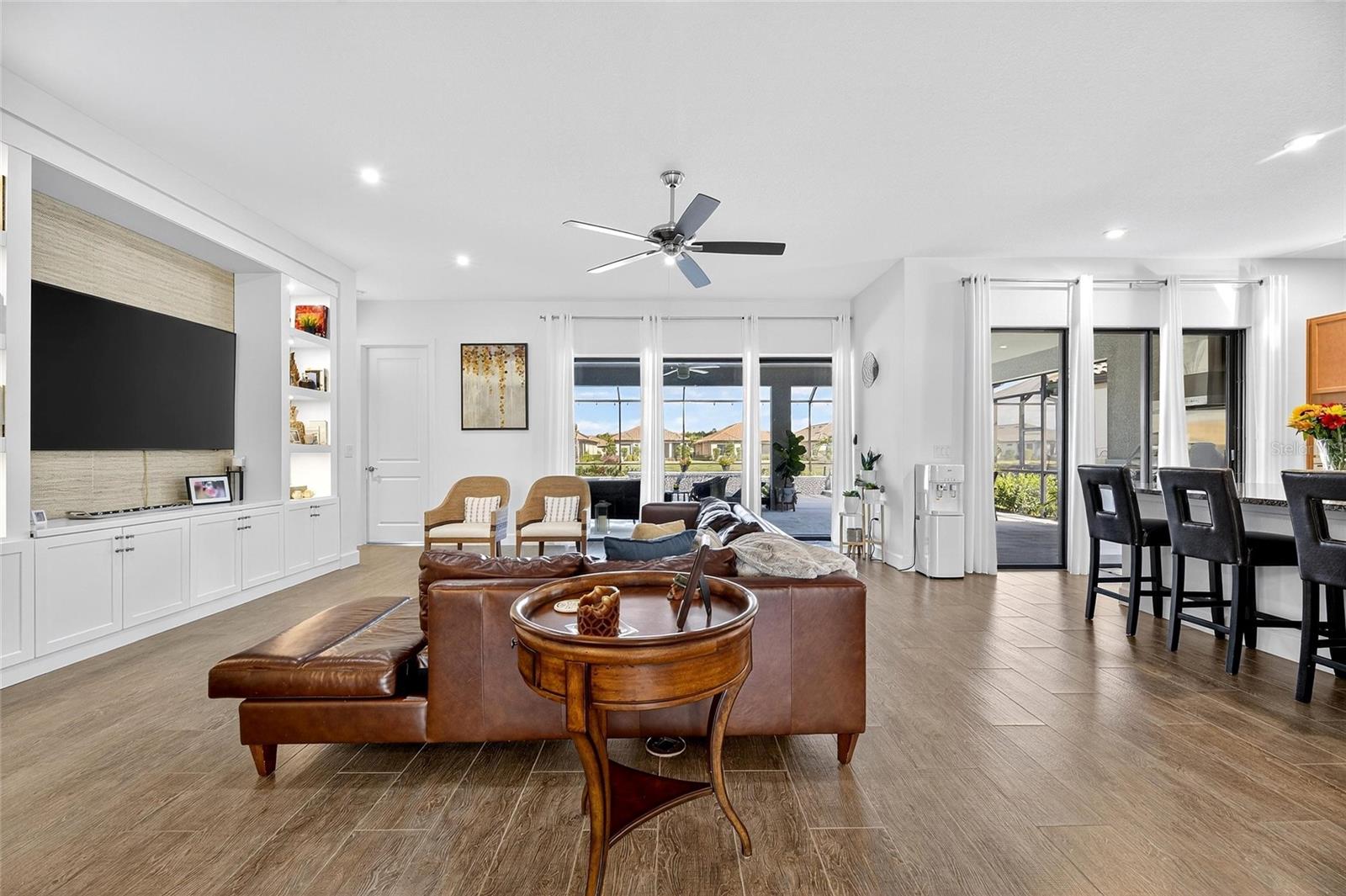 Listing photo id 49 for 11121 Egeria Drive
