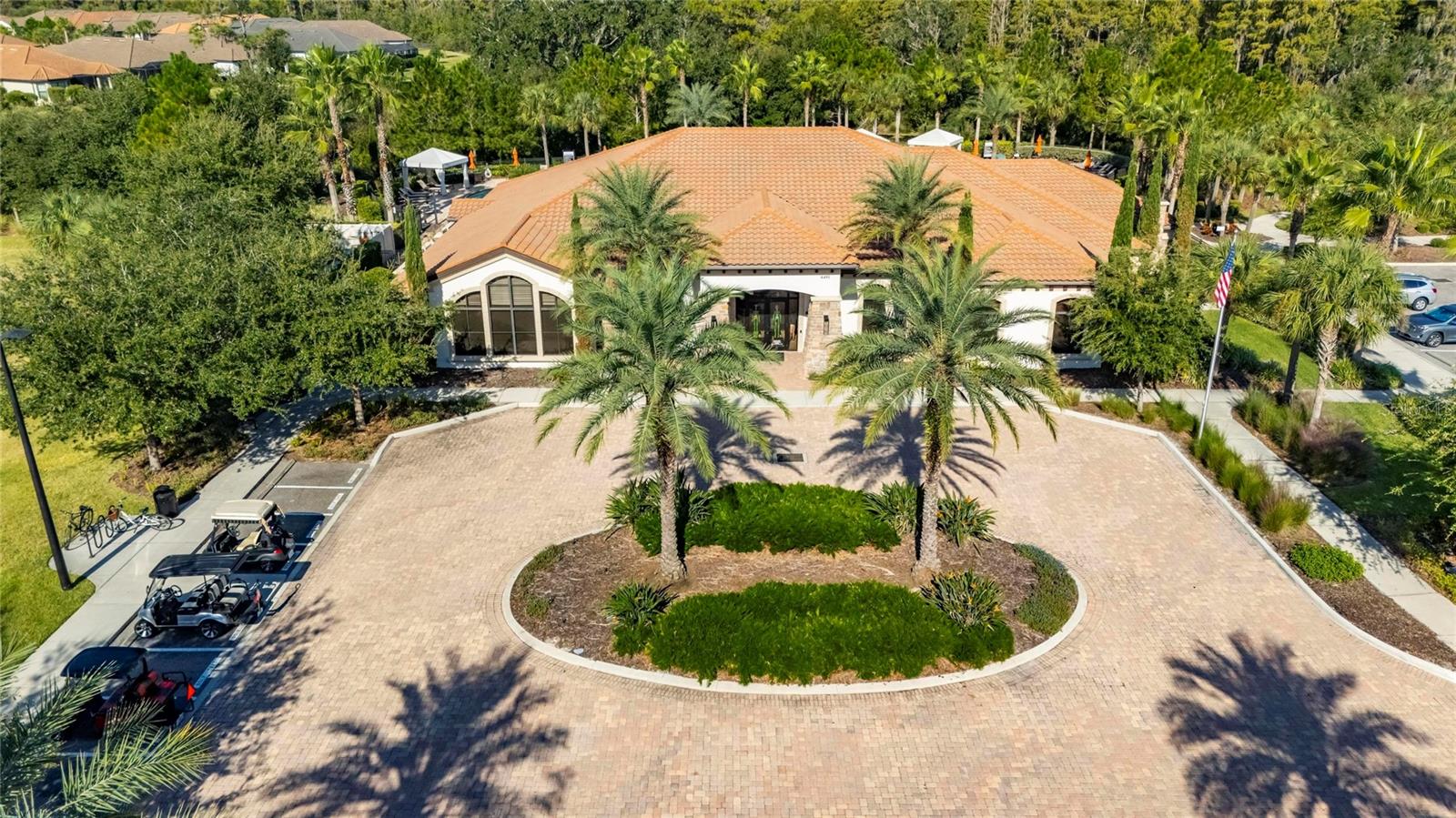 Listing photo id 67 for 11121 Egeria Drive