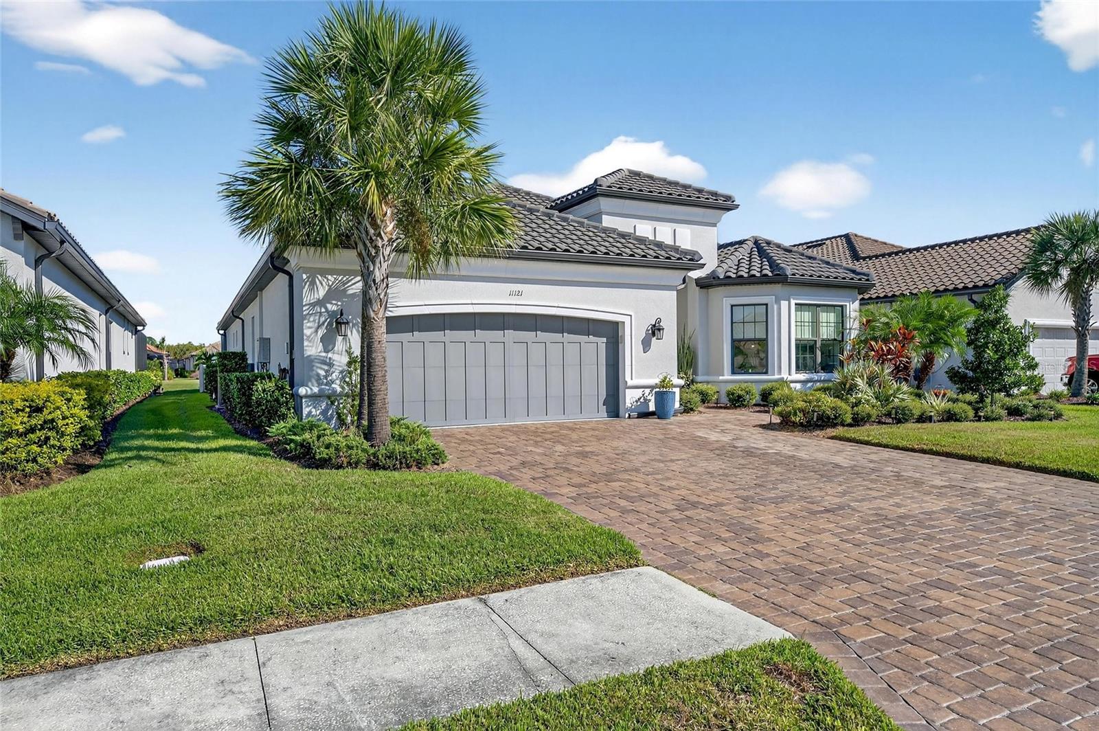 Listing photo id 6 for 11121 Egeria Drive