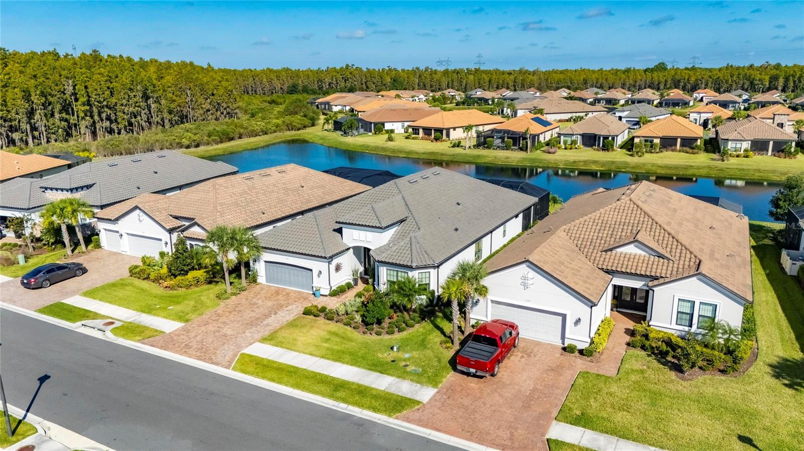 Listing photo id 87 for 11121 Egeria Drive