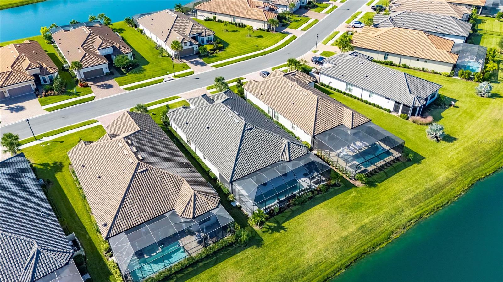 Listing photo id 88 for 11121 Egeria Drive