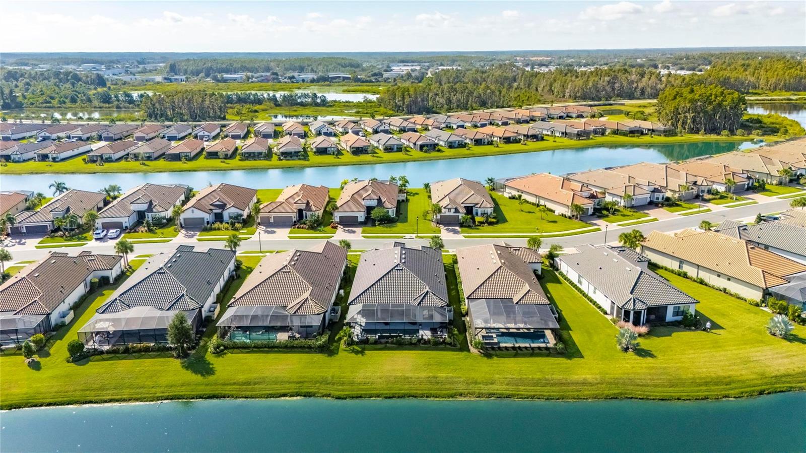 Listing photo id 92 for 11121 Egeria Drive