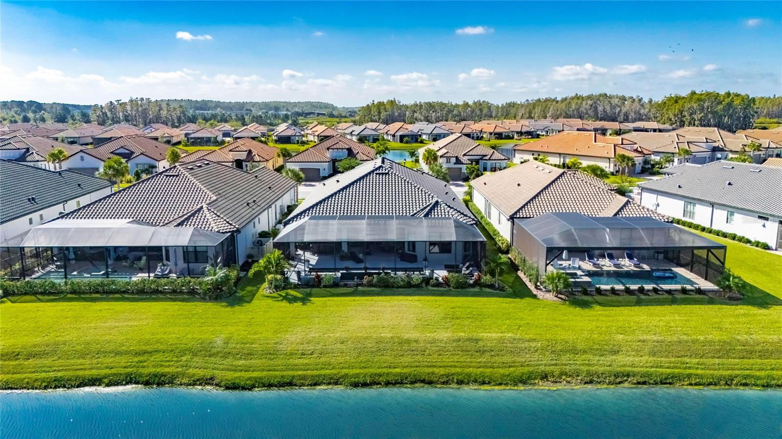 Listing photo id 97 for 11121 Egeria Drive