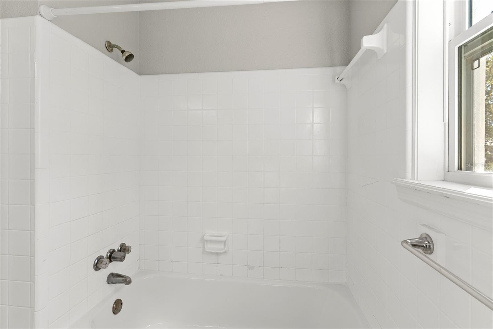 Image 13 of 26 For 10126 Bahama Court