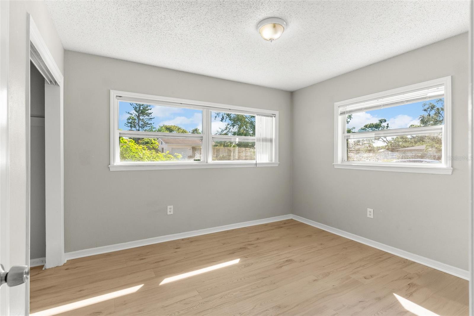 Image 14 of 26 For 10126 Bahama Court