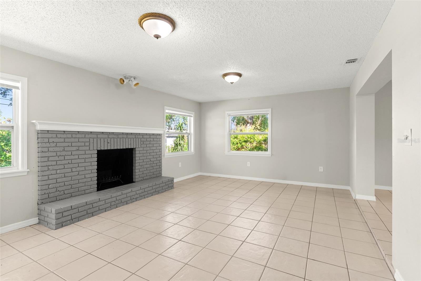 Image 18 of 26 For 10126 Bahama Court